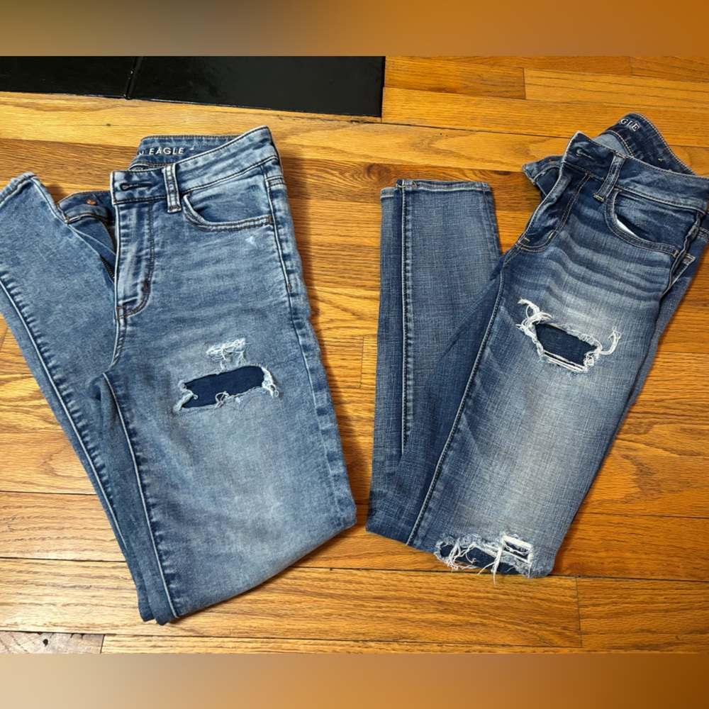 Lot of 2 American Eagle Jeans Size (2)